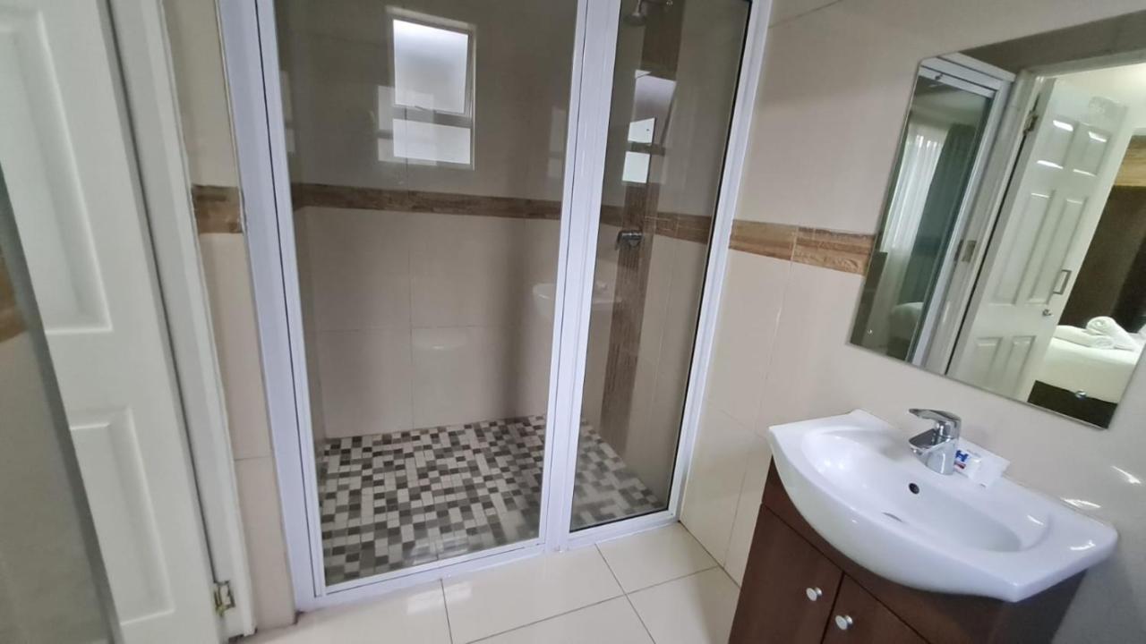 Bayside Hotel Pinetown New Germany Экстерьер фото